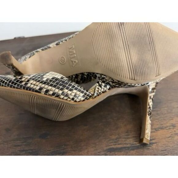 Mia Margo Beige Snakeskin D'Orsay Pumps, Size 8.5 in great condition, Item H1 - Picture 3 of 3
